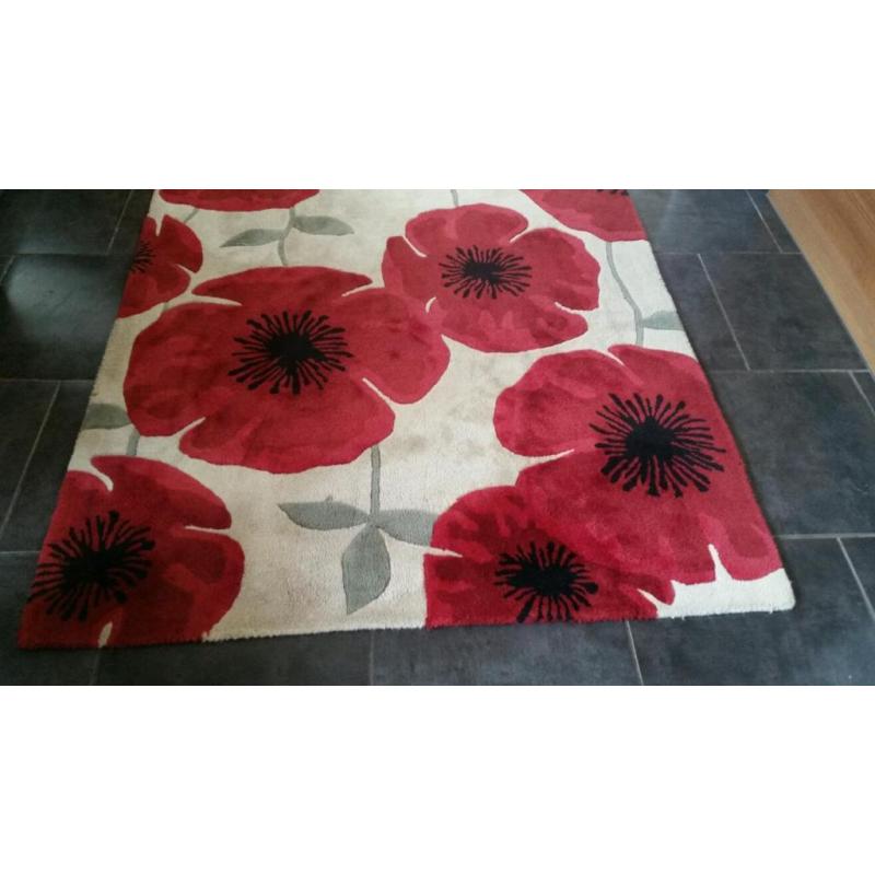 Next wool poppy rug