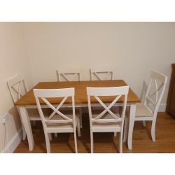 Table and 6 chair's excellent condition