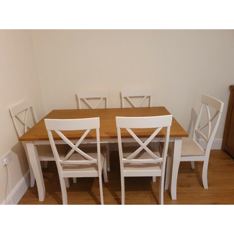 Table and 6 chair's excellent condition