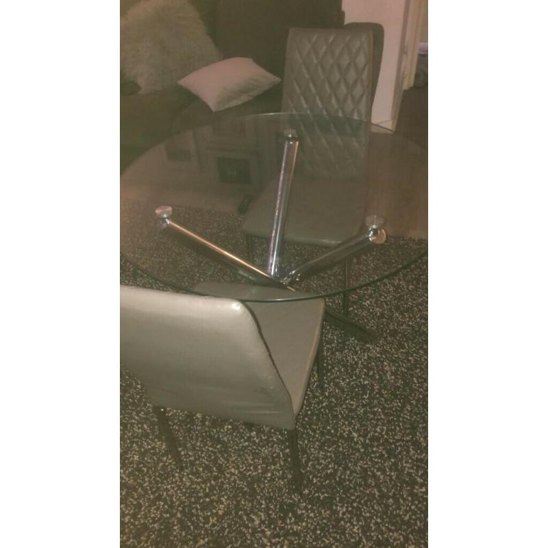 Glass round dinning table